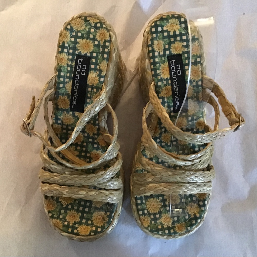 Vintage No Boundaries Straw Sandals Sz 8